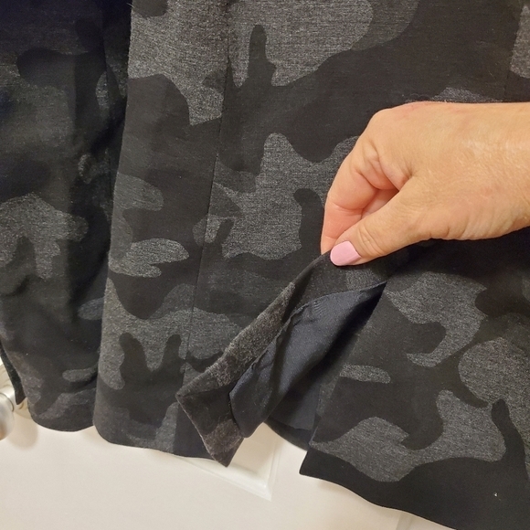 G.I.L.I Black & Gray Camo Print Ponte Knit Blazer Lined Size 10 - Picture 12 of 12